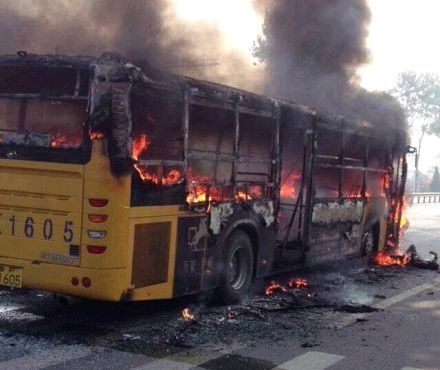 公交車火災逃生辦法：公交車上有三道防火裝置