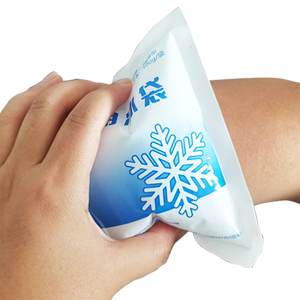 意外扭傷別慌，正確處理有妙招，冷敷好還是熱敷好？“RICE”原則要謹記