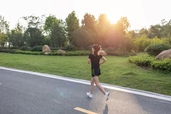 走 5 公里和跑 5 公里，哪個對身體更好？答案可能跟你想象的不一樣