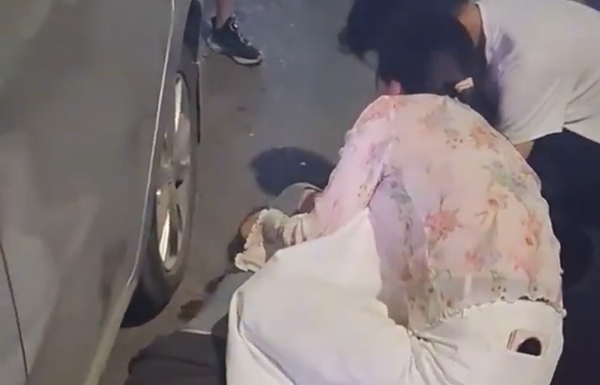 抱娃救人！河北護士的暖心瞬間